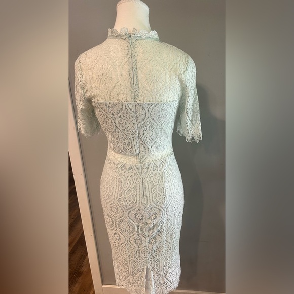 Lulu’s size small BNWOT light mint lace dress - Picture 4 of 4